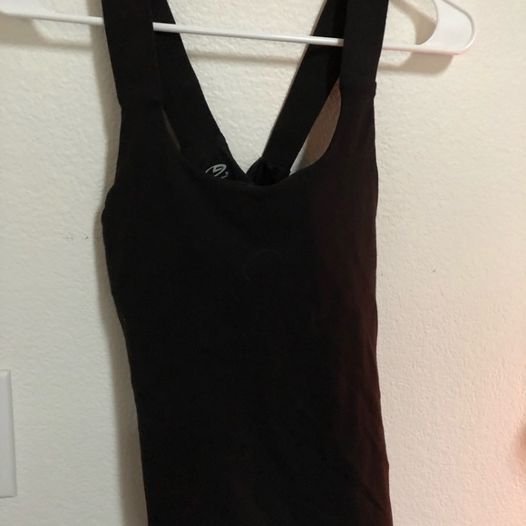 Bundle of exercise tanks - Picture 5 of 8